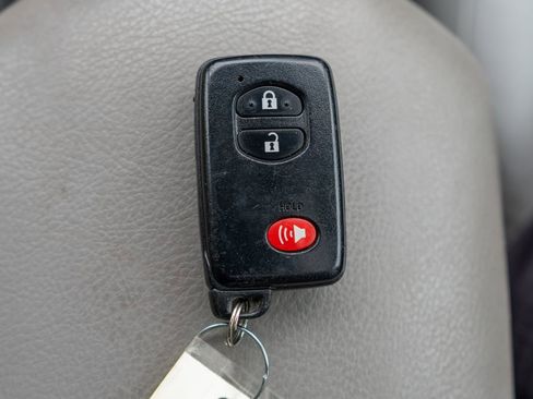 Used 2011 Toyota RAV4 Limited image 31