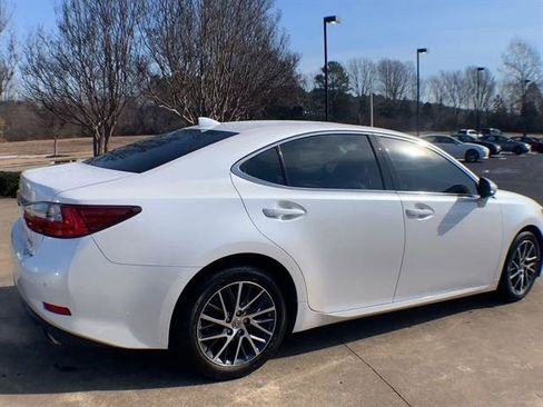 Used 2016 Lexus ES 350 w/ Luxury Package w/Wood Trim image 8
