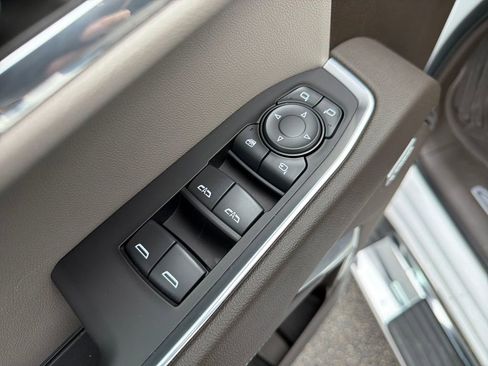 Used 2023 GMC Sierra 1500 SLT w/ SLT Premium Package image 13