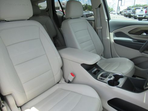 Used 2023 GMC Terrain Denali AWD/4WD image 9