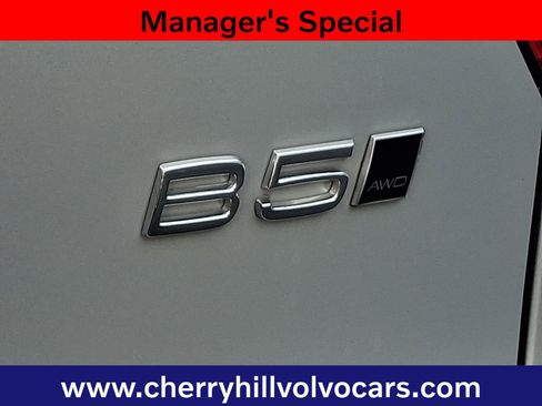 Certified 2024 Volvo XC40 B5 Core image 30