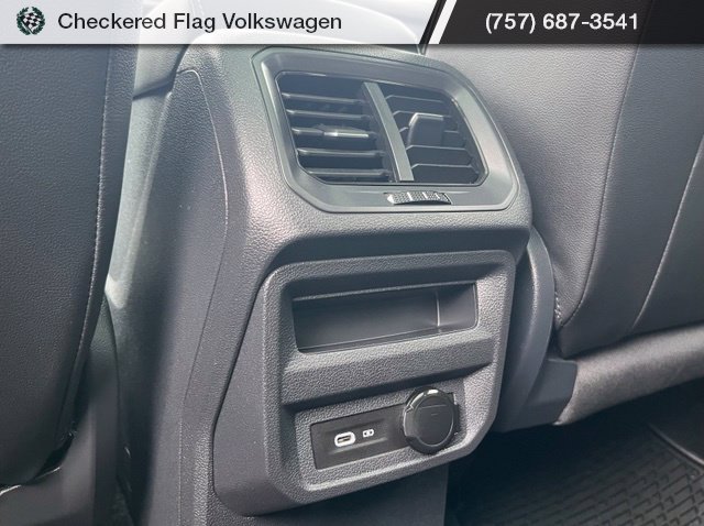 Used 2022 Volkswagen Tiguan SE w/ Panoramic Sunroof Package AWD/4WD image 30