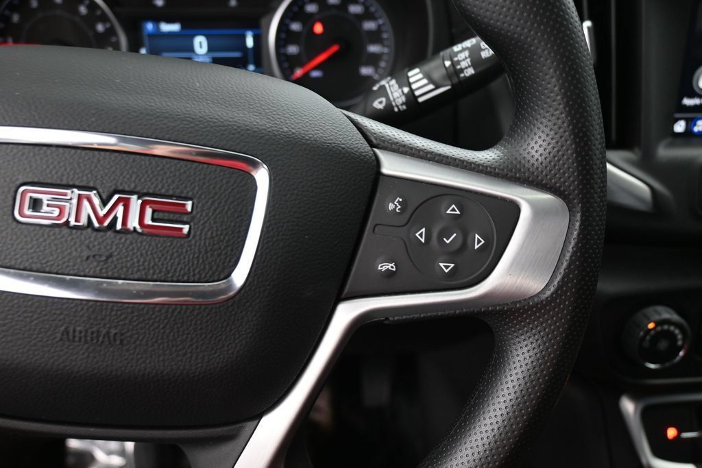 Used 2024 GMC Terrain SLE FWD image 37