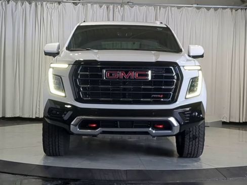 Used 2025 GMC Yukon AT4 w/ AT4 Premium Package AWD/4WD image 3