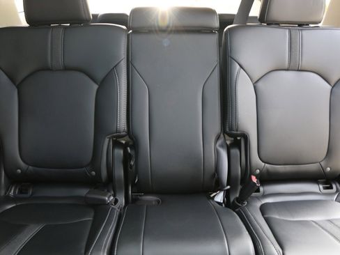 Used 2025 Honda Pilot Touring image 32