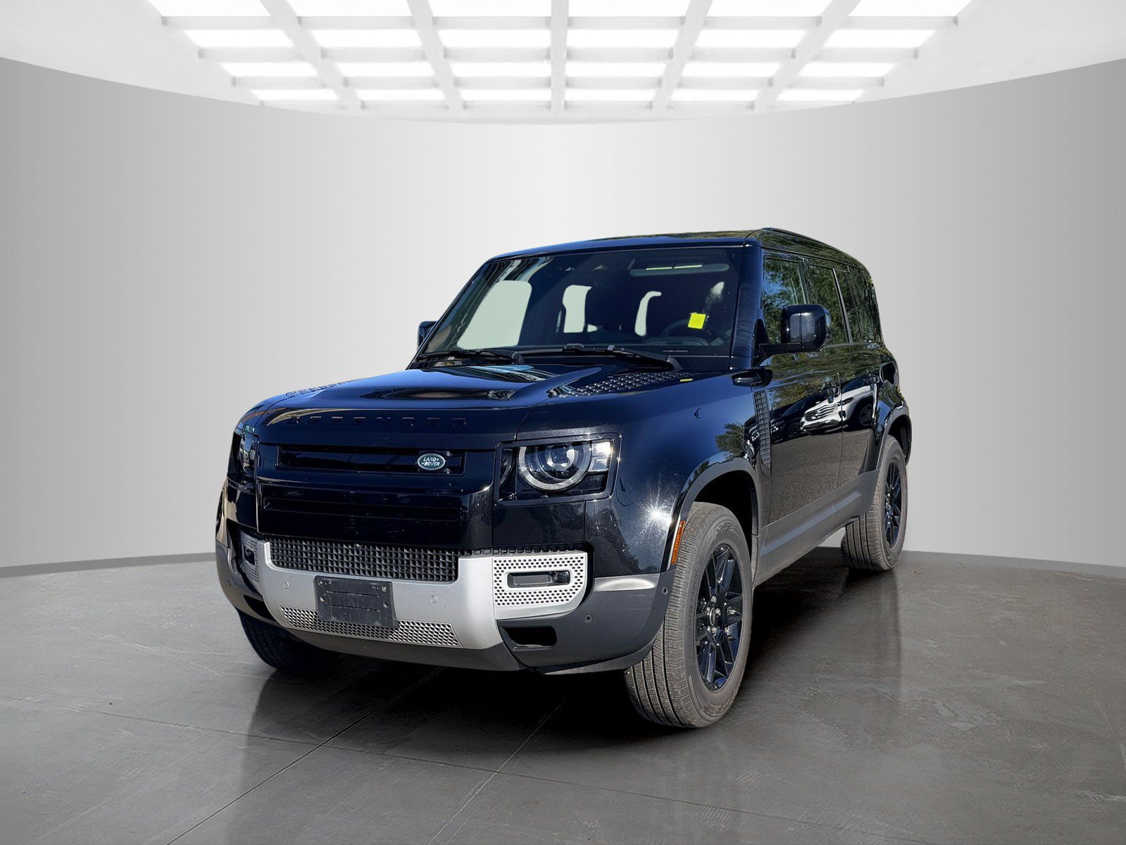 Used 2025 Land Rover Defender 110 S AWD/4WD image 1
