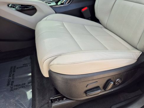 Certified 2025 Kia Telluride SX w/ SX Captain's Chair Package AWD/4WD image 13