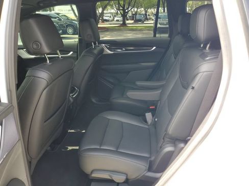 Used 2025 Cadillac XT6 Sport w/ Technology Package AWD/4WD image 14