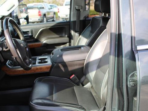 Used 2017 Chevrolet Silverado 2500 High Country w/ Duramax Plus Package image 19