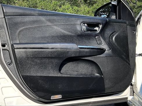 Used 2017 Toyota Avalon Touring FWD image 17