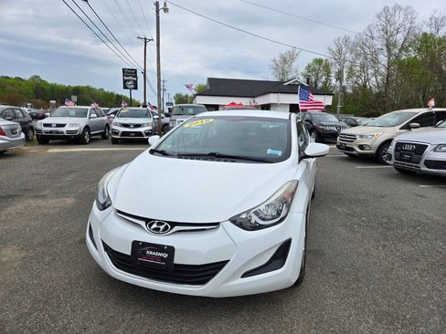 Used 2015 Hyundai Elantra SE FWD image 3