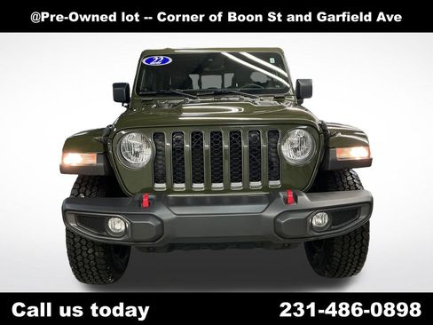 Used 2022 Jeep Gladiator Rubicon w/ Safety Group AWD/4WD image 8
