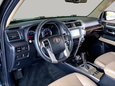 Used 2018 Toyota 4Runner Limited AWD/4WD image 18