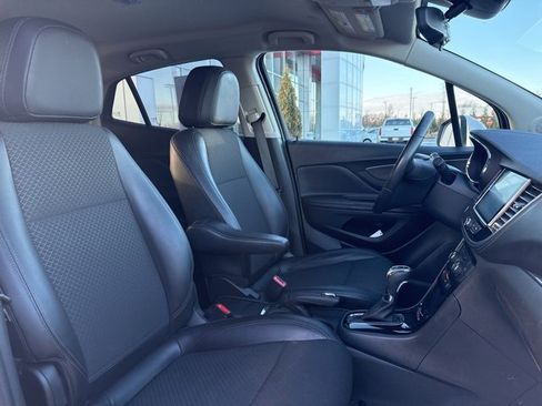 Used 2021 Buick Encore Preferred image 23