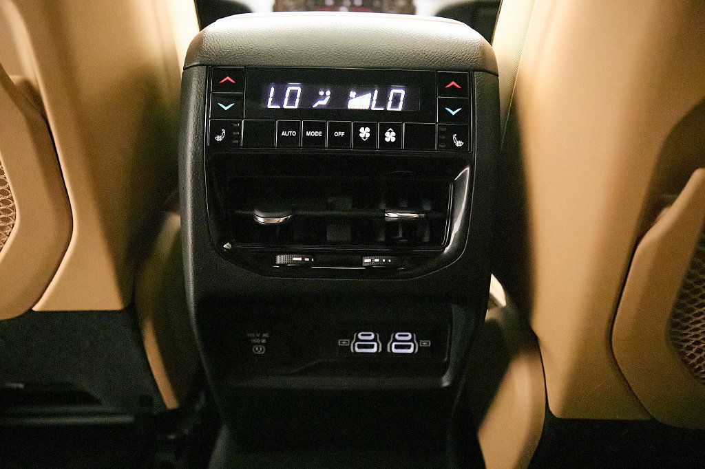 Used 2023 Jeep Grand Cherokee Summit w/ Luxury Tech Group V AWD/4WD image 29