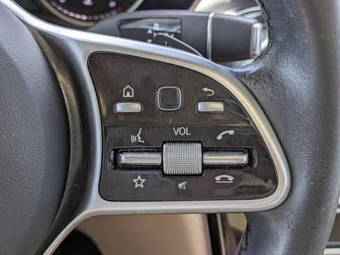 Used 2021 Mercedes-Benz GLC 300 image 23