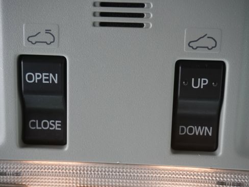 Used 2013 Toyota RAV4 XLE FWD image 21