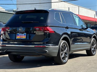 Used 2024 Volkswagen Tiguan SE