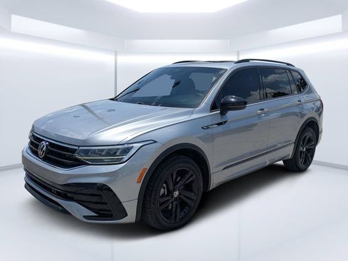 Used 2023 Volkswagen Tiguan SE R-Line FWD image 7