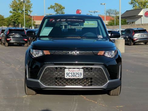 Used 2023 Kia Soul S image 2