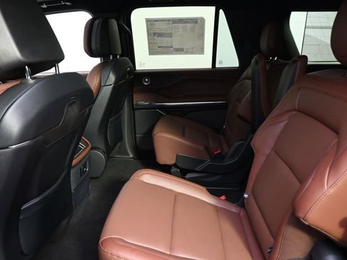 New 2026 Lincoln Navigator L Reserve AWD/4WD image 21