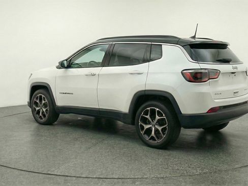 Used 2025 Jeep Compass Limited image 6