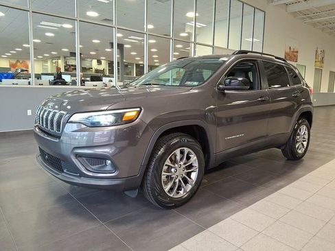 Used 2022 Jeep Cherokee Latitude Lux w/ Sun & Sound Group image 3