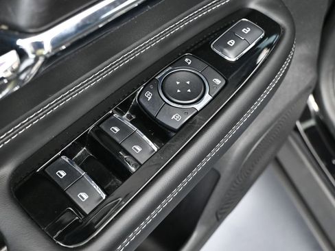 Used 2024 Lincoln Corsair AWD image 19