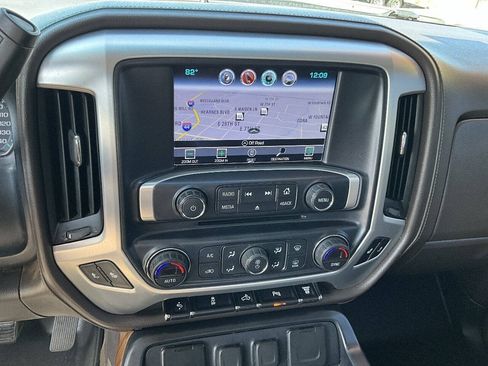 Used 2018 GMC Sierra 2500 SLT w/ Duramax Plus Package AWD/4WD image 12