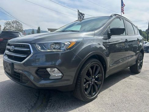 Used 2018 Ford Escape SE w/ SE Sport Appearance Package image 1