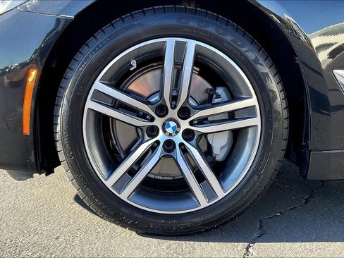 Used 2022 BMW 530i xDrive w/ Premium Package image 12