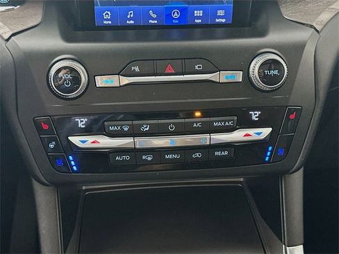 Used 2020 Ford Explorer Platinum w/ Premium Technology Package image 16