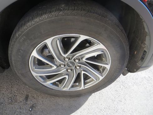 Used 2024 Lincoln Aviator AWD image 7