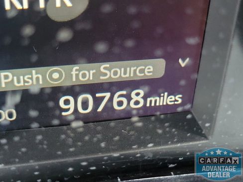 Used 2017 Toyota Corolla SE w/ SE Premium Package FWD image 26