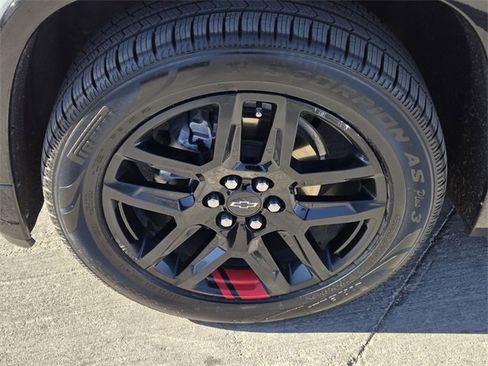 Used 2023 Chevrolet Traverse Premier w/ Redline Edition image 9