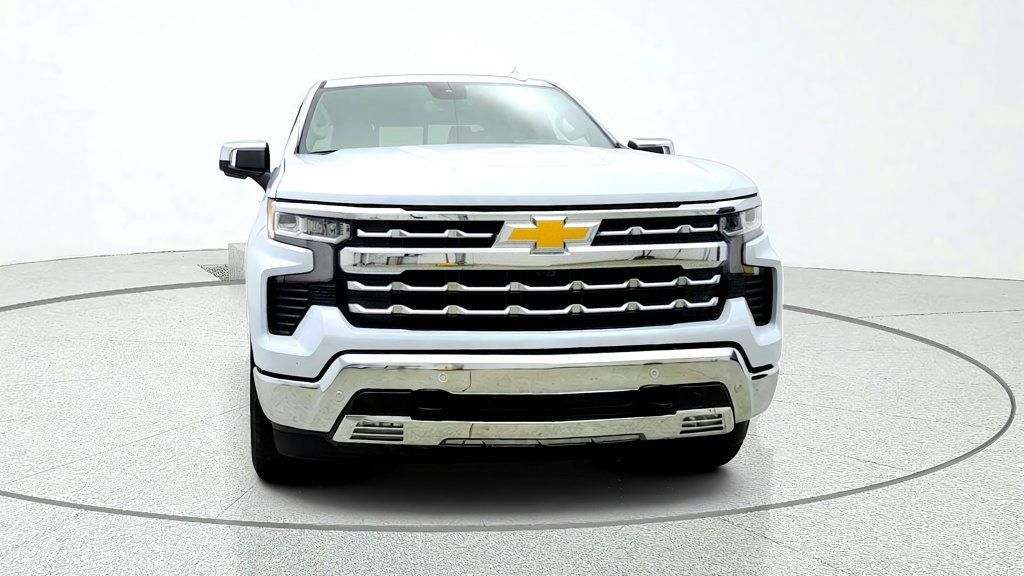 Used 2026 Chevrolet Silverado 1500 LTZ AWD/4WD image 2