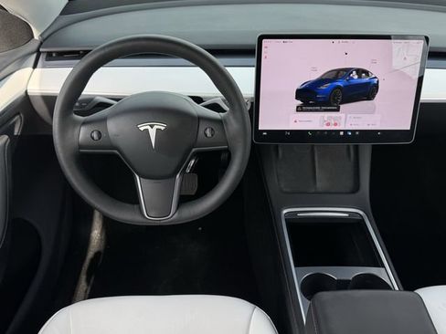 Used 2024 Tesla Model Y Long Range AWD/4WD image 10