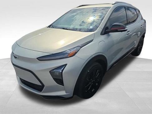 Used 2023 Chevrolet Bolt EUV Premier w/ Sun & Sound Package image 3