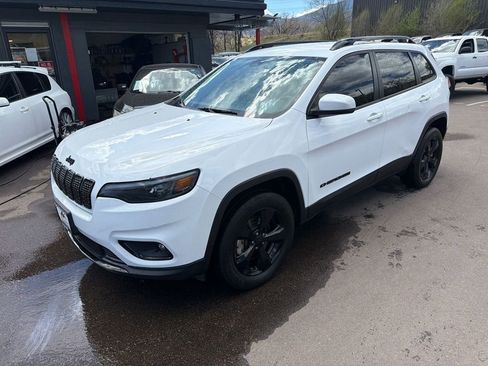Used 2020 Jeep Cherokee Latitude Plus AWD/4WD image 3