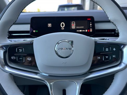 New 2025 Volvo EX90 Plus image 26