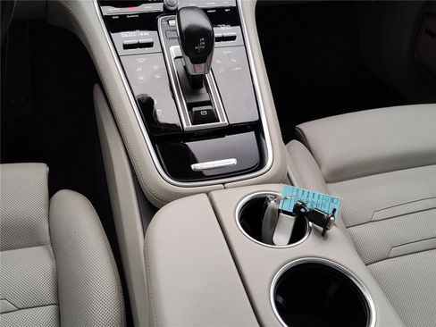 Used 2019 Porsche Panamera GTS image 18