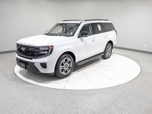 Used 2025 Ford Expedition Active image 37