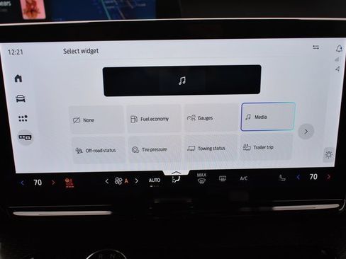 Used 2025 Ford Expedition Platinum w/ Stealth Performance Package image 27