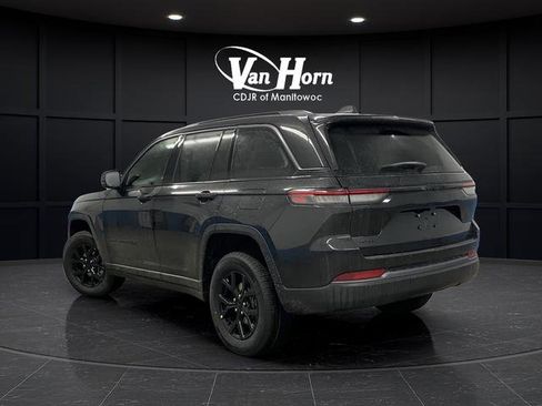 New 2026 Jeep Grand Cherokee Altitude image 3
