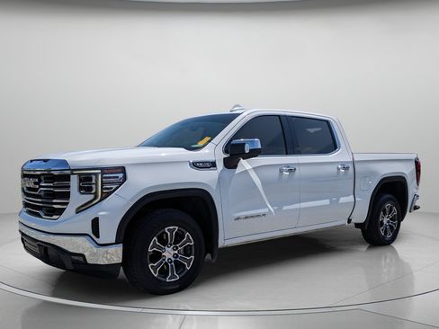 Used 2024 GMC Sierra 1500 SLT RWD image 2