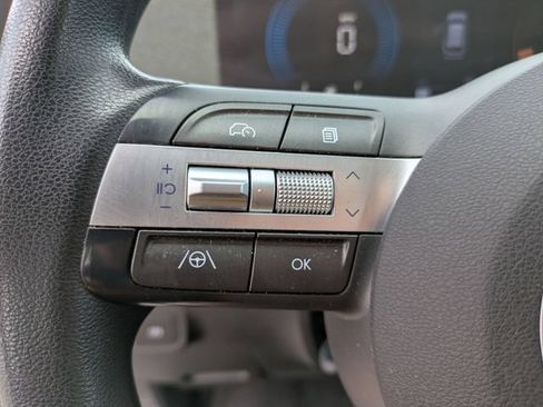 Used 2025 Hyundai Kona SE AWD/4WD image 11