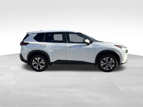 Used 2023 Nissan Rogue SV image 9