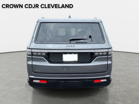 Used 2026 Jeep Grand Wagoneer L Limited w/ 8-Passenger Seating Package AWD/4WD image 5
