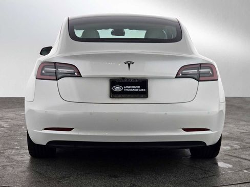 Used 2022 Tesla Model 3 Standard Range image 4