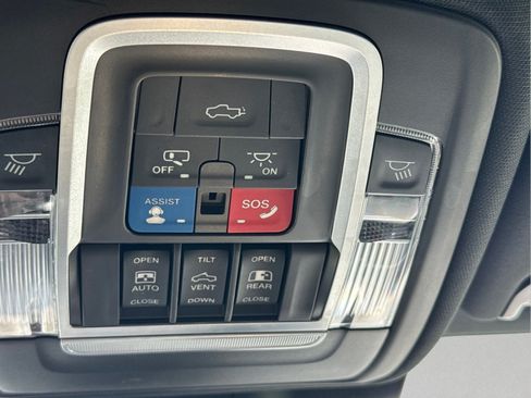 Used 2021 RAM 3500 Limited AWD/4WD image 42